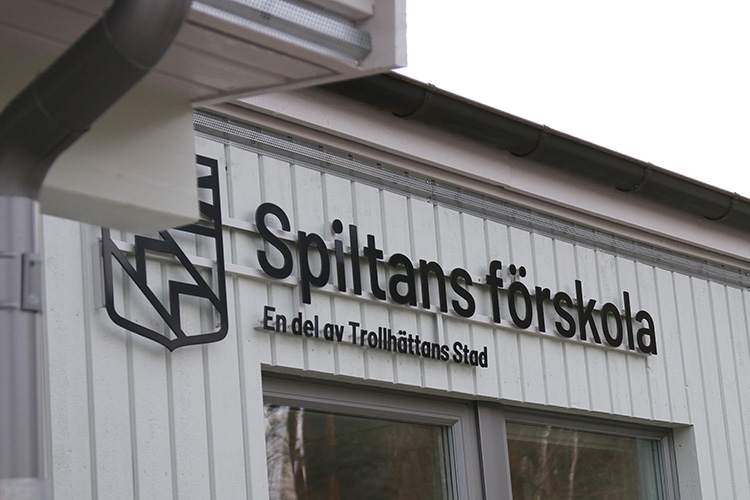 Skylt med texten "Spiltans förskola"