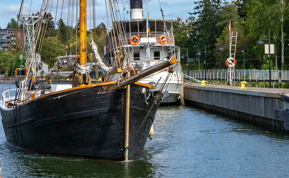 Skuta i slussen