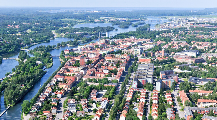 Drönarvy över Trollhättan