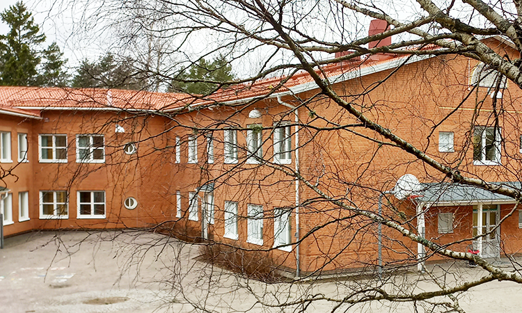 Fasad på Skogshöjdens skola