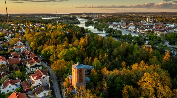 Drönarvy över Trollhättan