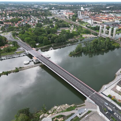 Dr&ouml;narbild p&aring; Stridsbergsbron. Foto.