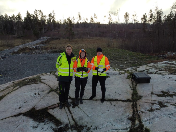 Jonas, Elin och Amanda som jobbar på Kart- och mätkontoret. 