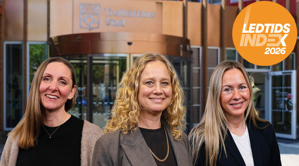 Trollhättans stadshus i bakgrunden, porträttbilder på Elin Johansson, Josefin Kaldo, Ann-Sofi Sundqvist