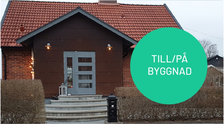 Bilden visar ett hus med en tillbyggnad