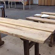 Fina bänkar specialtillverkade för Skrotnisses lekplats.
