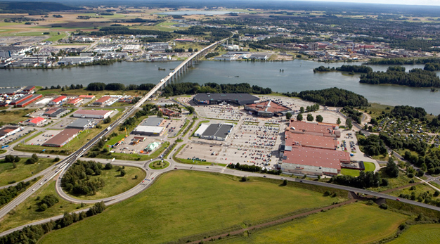 Flygbild över Överby köpcentrum