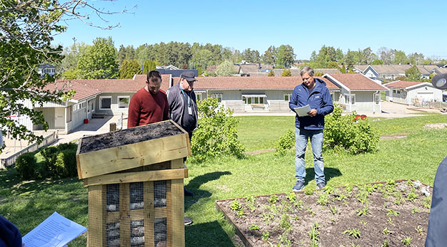 Personal från Trollhättans Stad, Kraftstaden och Eidar vid förskolan Soluret, som är en av 10 utvalda förskolor i projektet Gröna skolgårdar.