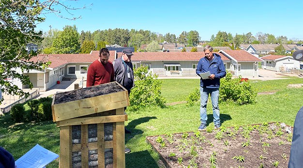 Personal från Trollhättans Stad, Kraftstaden och Eidar vid förskolan Soluret, som är en av 10 utvalda förskolor i projektet Gröna skolgårdar.