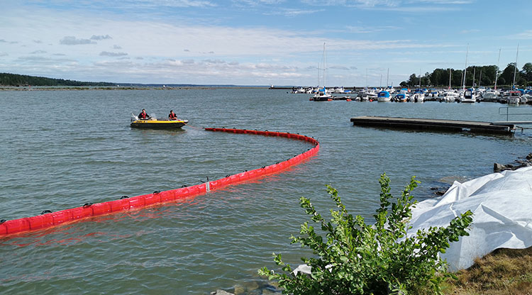 Oljeskyddsövning på Vänern 