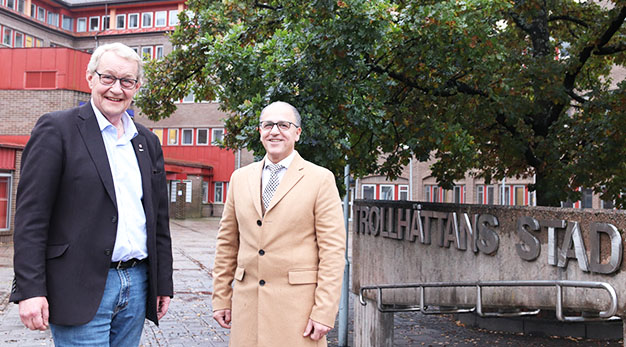 Kommunstyrelsens ordförande Paul Åkerlund tillsammans med Trollhättans Stads nästa stadsdirektör Said Niklund.