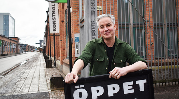 Peter Hagsér utanför Konsthallen
