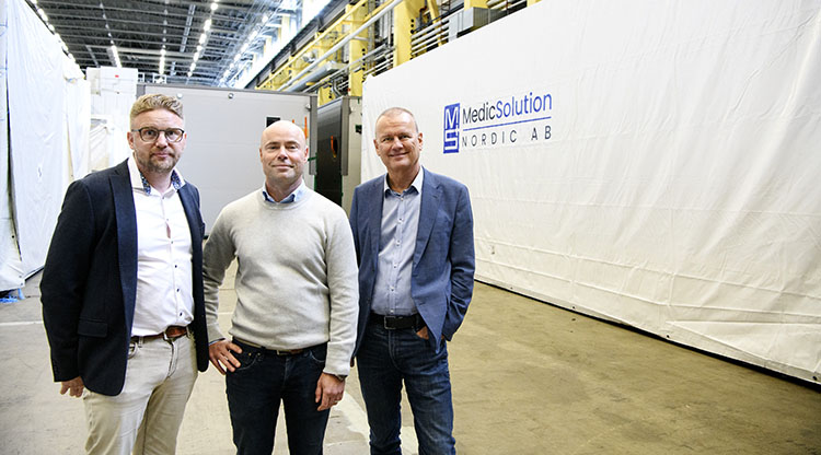 Styrelseordförande och vd från Medicsolution och vd för Recas finns i bilden.