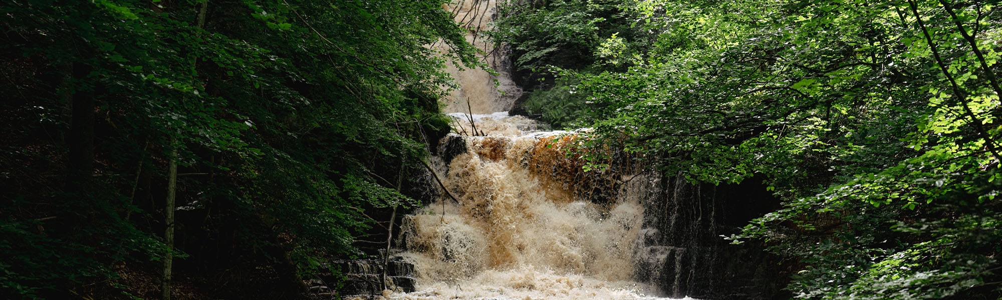 Bild på vattenfallet vid vägen upp till Hunneberg