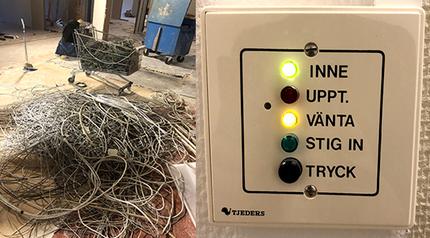 Till vänster är en hög med kablar som har sorterats för återvinning. Till höger ses en teknisk apparat som förr visade om personen i kontoret kunde ta emot möten eller ej genom att trycka på röd, gul eller grön knapp. 