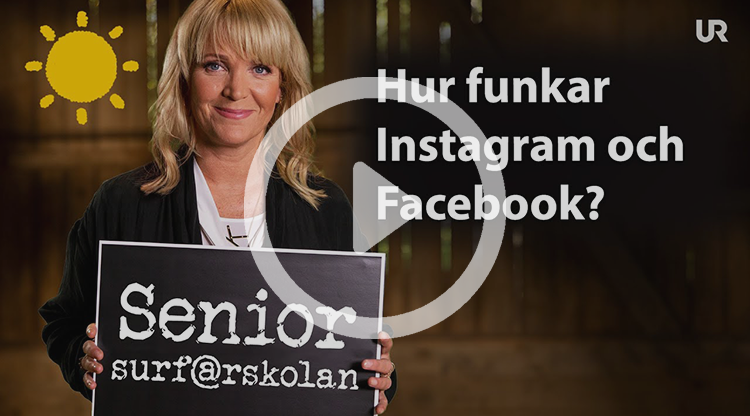 Kattis Ahlström håller upp en griffeltavla med texten Senior-surf@rskolan. På sidan av bilden står det: Hur funkar Instagram och Facebook?