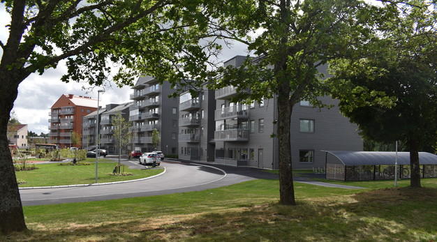 Kvarteret Gulsparven i Trollhättan. Byggnad syns där LSS-boendet på Furulundsvägen 5 och 9 ligger