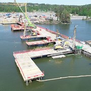 Stridsbergsbron byggs över Göta Älv i Trollhättan
