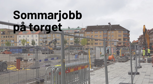 Byggarbetsplats på Drottningtorget, byggstaket och arbetare