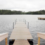 Brygga ner till sjö