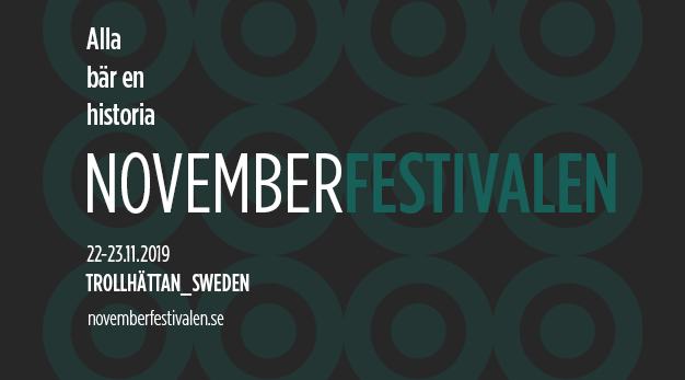 Mörkt blå bakgrund med en ljusare färg på text som säger Novemberfestivalen.