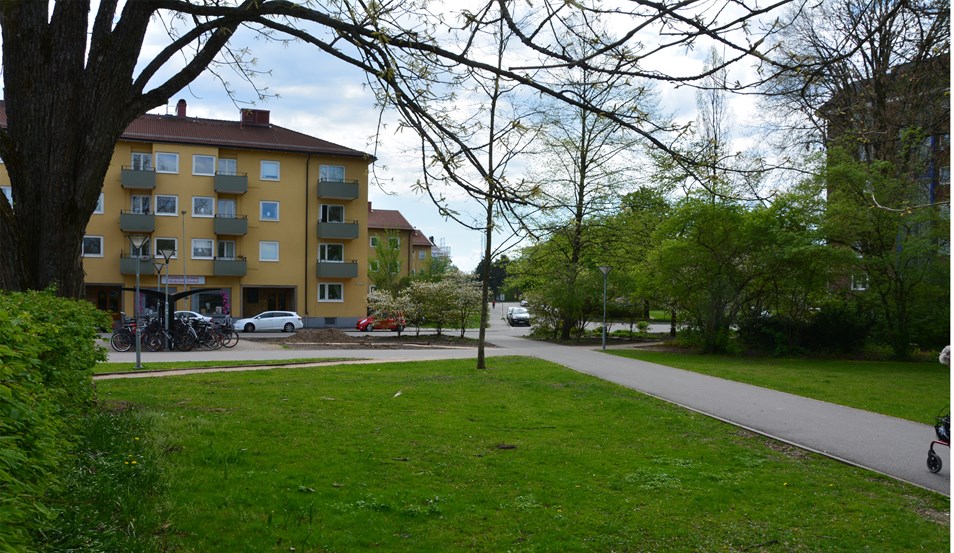 Ett foto som visar hur Bergslagsparken såg ut innan ett cykelgarage byggdes