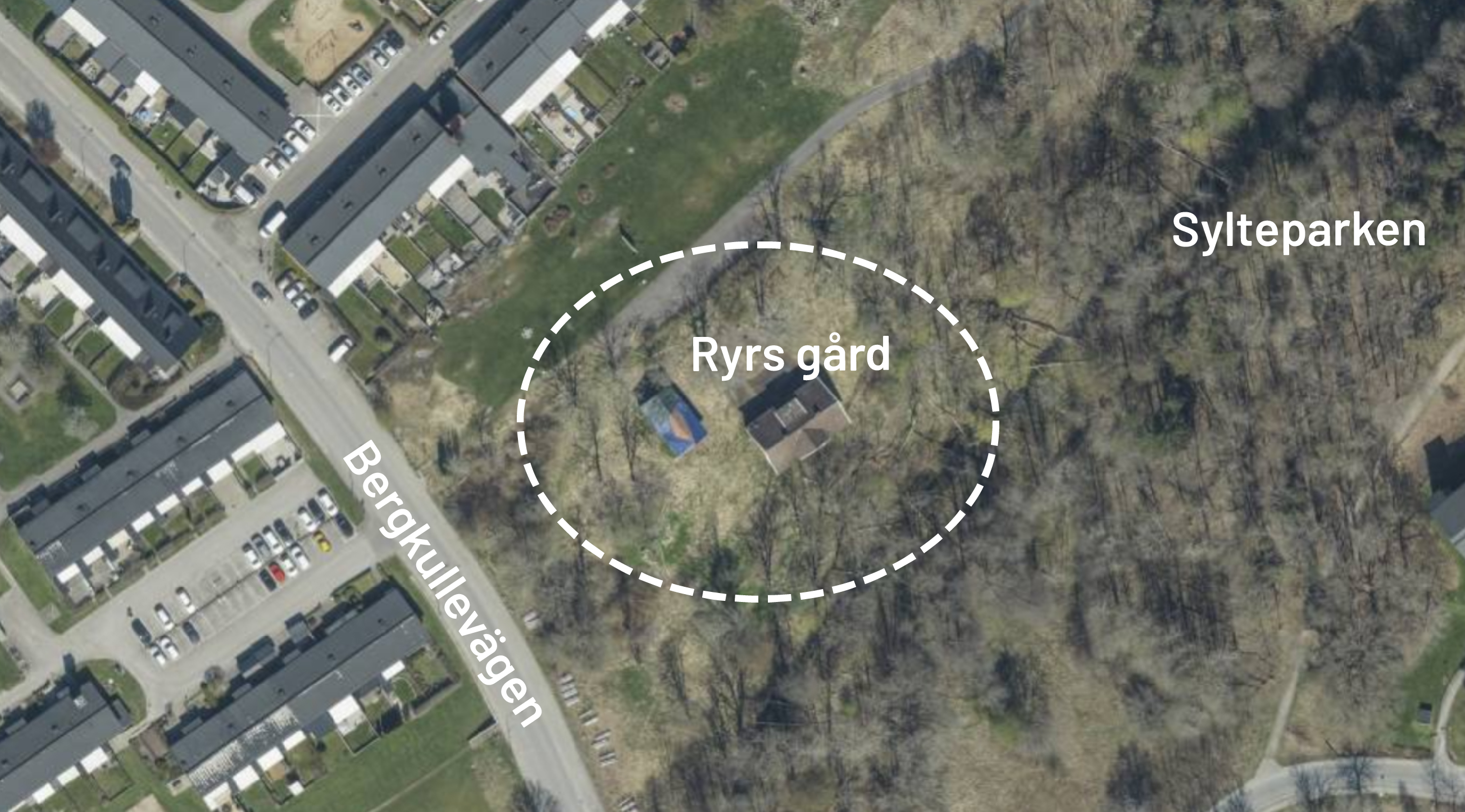 Flygfoto över planområdet markerat med vitstreckat område